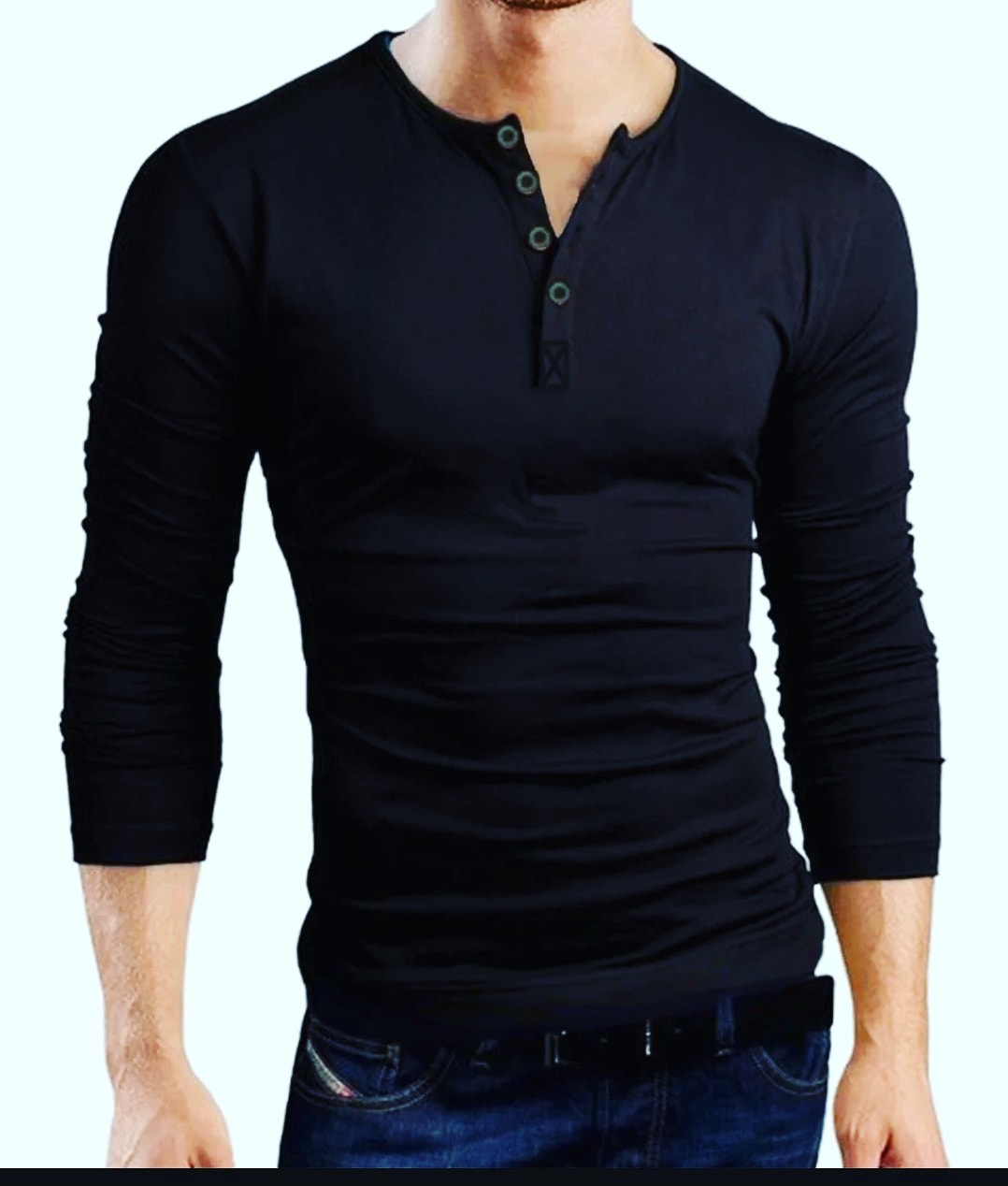 Remeras con botones cuello redondo y en V - $1.300